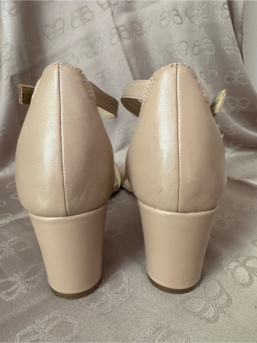 Naturalizer Neutral Ankle-Strap Block Heel Sandals - Picture 4 of 9